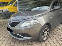Usata Lancia Ypsilon Gold 86 CV (63 kW) 2016 Grigio Utilitaria