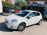 Usata Fiat Grande Punto Active 69 CV (50 kW) 2009 Bianco Utilitaria