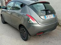 Usata Lancia Ypsilon Gold 69 CV (50 kW) 2023 Grigio Utilitaria