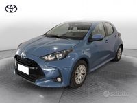 Usata Toyota Yaris Hybrid Active 116 CV (85 kW) 2020 Urban blue Berlina