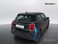 Usata Mini ONE Classic 102 CV (75 kW) 2022 Blu Utilitaria