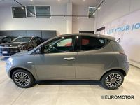 Usado Lancia Ypsilon Gold 69 HP (50 kW) 2021 Cinzento Citadino
