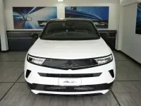 Usata Opel Mokka 131 CV (96 kW) 2025 Bianco SUV