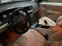 Usata Volvo V60 115 CV (84 kW) 2012 Nero Station wagon
