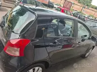 Usata Toyota Yaris 105 CV (77 kW) 2008 Nero Utilitaria
