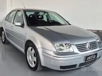 Usata VW Bora Highline 105 CV (77 kW) 2000 Grigio Berlina