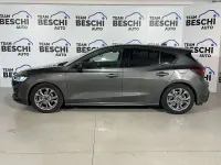 Usata Ford Focus ST-Line 116 CV (85 kW) 2023 Grigio Berlina