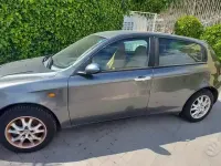 Usata Alfa Romeo 147 105 CV (77 kW) 2003 Grigio Utilitaria
