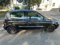 Usata Renault Clio II 58 CV (42 kW) 2002 Nero Berlina
