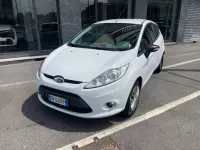 Usata Ford Fiesta 82 CV (60 kW) 2009 Bianco Berlina
