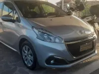 Usata Peugeot 208 82 CV (60 kW) 2017 Argento Utilitaria