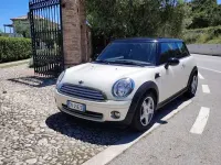 Usata Mini Cooper 120 CV (88 kW) 2009 Bianco Utilitaria