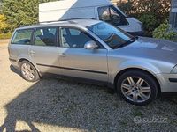Usata VW Passat 130 CV (95 kW) 2005 Grigio Berlina