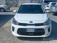 Usata Kia Rio 101 CV (74 kW) 2017 Bianco Berlina