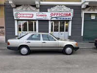 Usata Mercedes E200 122 CV (89 kW) 1986 Other Berlina