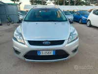 Usata Ford Focus 109 CV (80 kW) 2011 Grigio Station wagon
