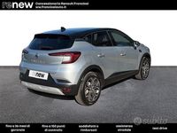 Usata Renault Captur Techno 101 CV (74 kW) 2023 Grigio chiaro SUV
