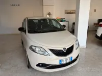 Usata Lancia Ypsilon Platinum 69 CV (50 kW) 2016 Bianco Utilitaria