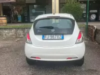 Usata Lancia Ypsilon 60 CV (44 kW) 2016 Bianco Utilitaria