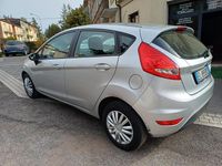 Usata Ford Fiesta 74 CV (54 kW) 2013 Argento Utilitaria