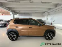 Usata Fiat Grande Panda La Prima 101 CV (74 kW) 2025 Bronzo luna met. Utilitaria