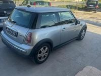 Begagnad Mini One D 88 HK (64 kW) 2006 Silver Halvkombi