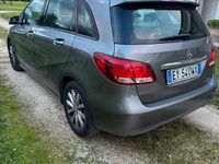 Usata Mercedes B180 116 CV (85 kW) 2015 Grigio Utilitaria
