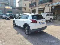 Usata Peugeot 2008 Allure 99 CV (72 kW) 2017 Bianco SUV