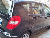 Usata Mercedes A180 Elegance 109 CV (80 kW) 2011 Nero Utilitaria