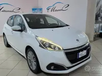 Usata Peugeot 208 Allure 75 CV (55 kW) 2017 Bianco Utilitaria