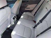 Usata Jaguar XE 179 CV (131 kW) 2018 Bianco Berlina