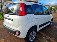 Usata Fiat Panda 4x4 S 95 CV (69 kW) 2016 Bianco pastello Utilitaria