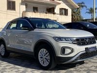 Usata VW T-Roc Life 110 CV (80 kW) 2022 Nero SUV