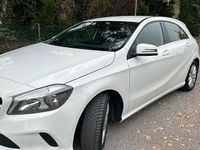 Usata Mercedes A180 110 CV (80 kW) 2017 Bianco Berlina