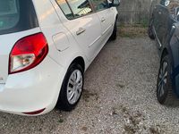 Usata Renault Clio II 75 CV (55 kW) 2011 Bianco Berlina