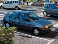 Usata Ford Fiesta Ghia 53 CV (38 kW) 1990 Grigio Utilitaria