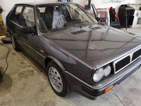 Begagnad Lancia Delta 140 HK (102 kW) 1990 Halvkombi