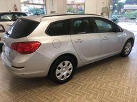 Usata Opel Astra Cosmo 110 CV (80 kW) 2012 Argento Station wagon