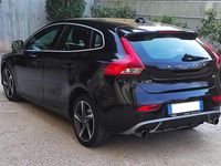 Usata Volvo V40 R-Design Momentum 114 CV (83 kW) 2014 Nero Berlina