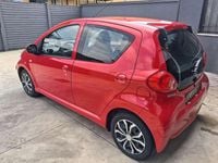 Usata Toyota Aygo Sol 68 CV (50 kW) 2007 Rosso Utilitaria