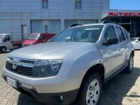 Usata Dacia Duster Lauréate 90 CV (66 kW) 2012 Grigio SUV