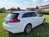 Usata Opel Insignia Cosmo 160 CV (117 kW) 2012 Bianco Station wagon