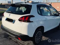 Usata Peugeot 2008 82 CV (60 kW) 2017 Bianco SUV
