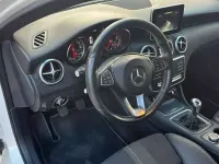 Usata Mercedes A180 Premium 109 CV (80 kW) 2017 Bianco Utilitaria