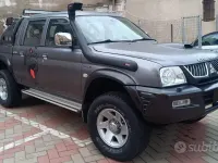 Usata Mitsubishi L200 115 CV (84 kW) 2004 Grigio Pick-up