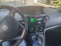 Usata Lancia Ypsilon 69 CV (50 kW) 2017 Rosso Utilitaria