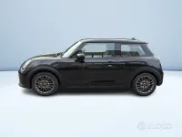 Usata Mini Cooper Essential 156 CV (114 kW) 2024 Nero pastello Utilitaria