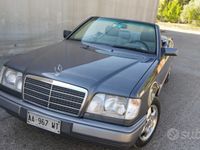 Usata Mercedes 200 105 CV (77 kW) 1994 Cabrio