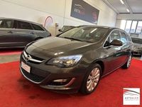 Usata Opel Astra Cosmo 140 CV (102 kW) 2015 Grigio chiaro Station wagon