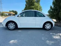 Usata VW New Beetle 102 CV (75 kW) 2007 Bianco Utilitaria